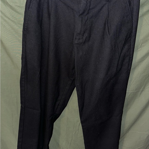 Old Navy Women's Black Taper Pant- size M - Picture 1 of 4